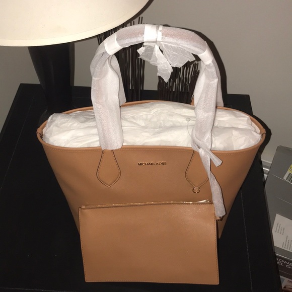 Purse - Picture 3 of 4